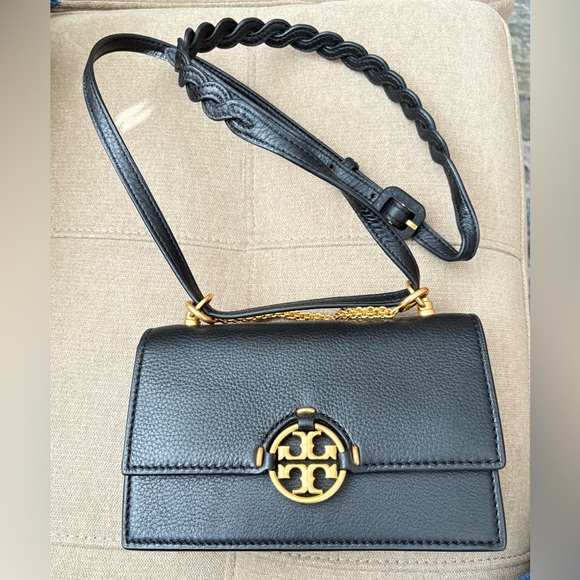 Tory Burch Crossbody Bag w/adjustable strap. Black. NWOT w/TB original gift bag - Picture 3 of 14